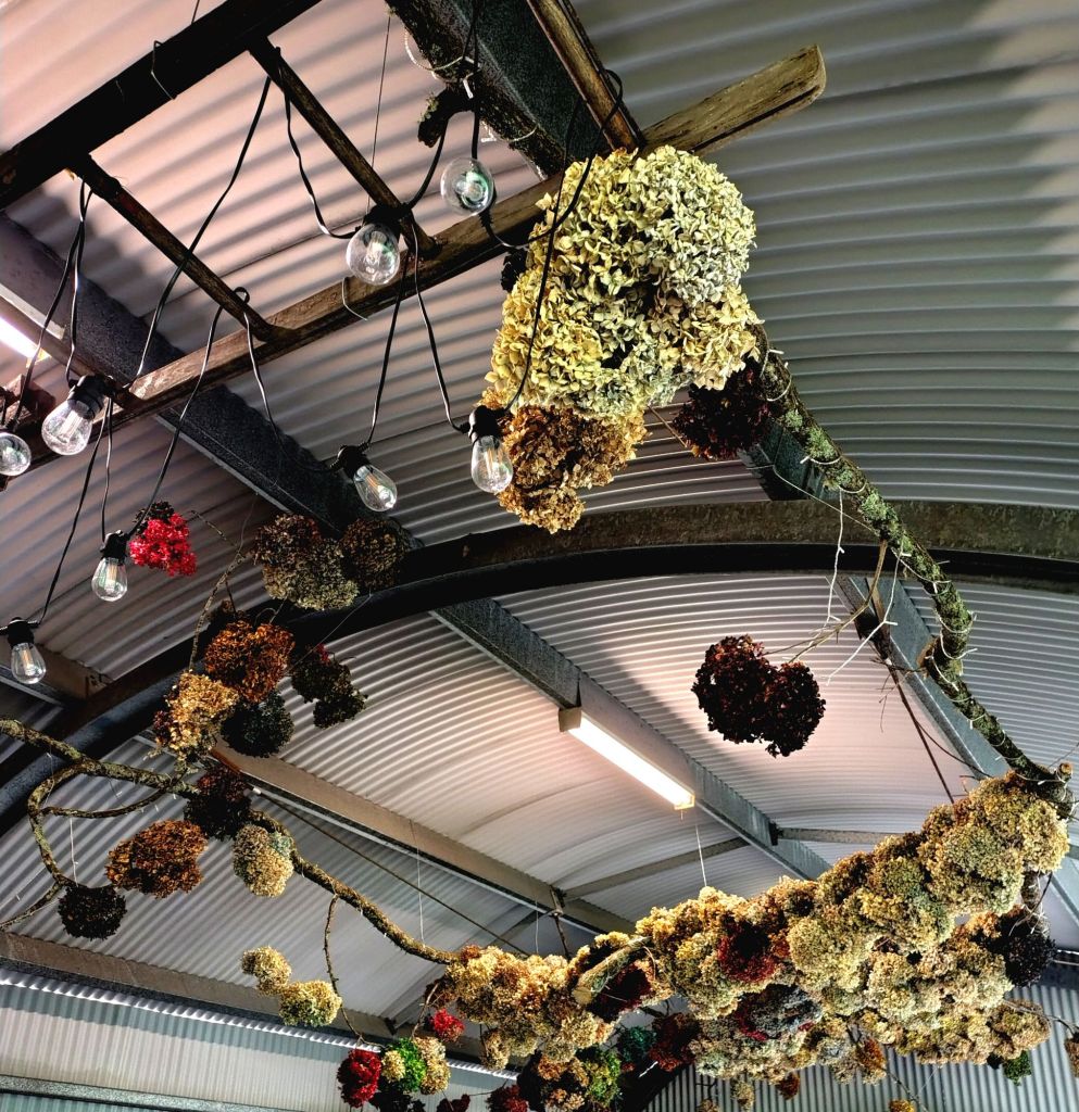 Beautiful dried flowers arranged by the bride's mother