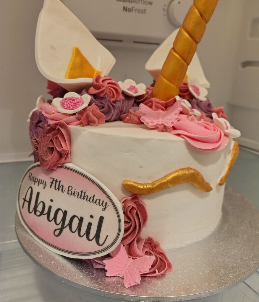 Check out 'Karma Cupcakes' on the Gold Coast for amazing vegan/gluten free desserts